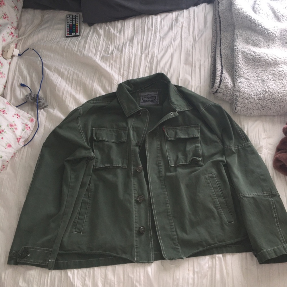 army green levi jackett
